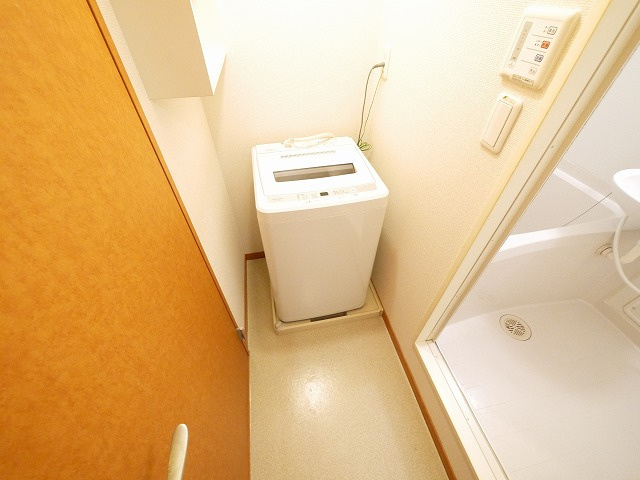 レオパレスＫＩＺＵＧＡＷＡの設備|洗濯機です