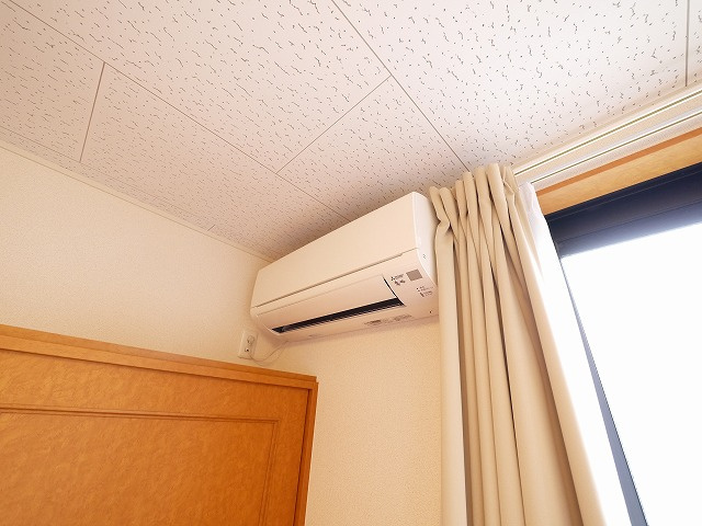 レオパレスＫＩＺＵＧＡＷＡの設備|エアコンです