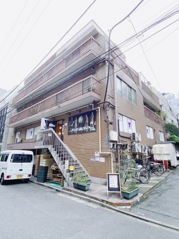 青木ビルの外観