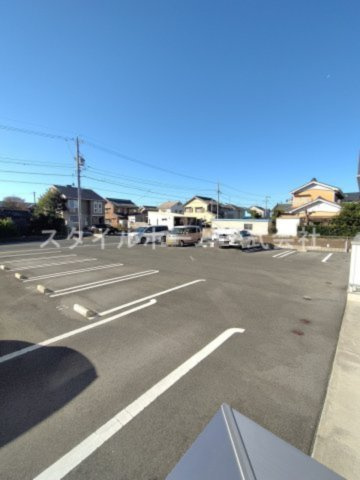 ソレーユ野路の駐車場
