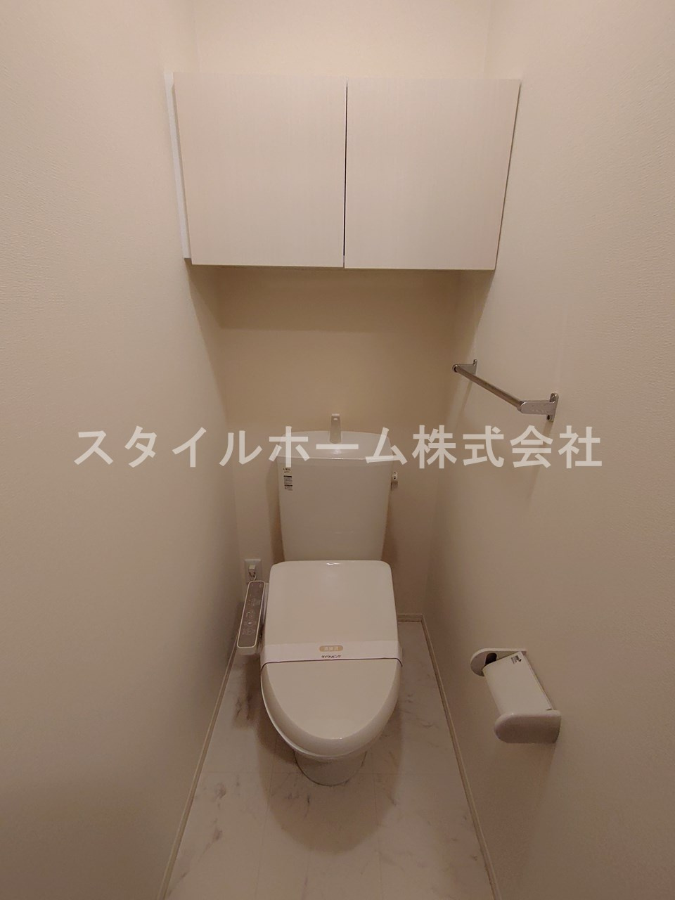 ソレーユ野路のトイレ|別部屋写真です。