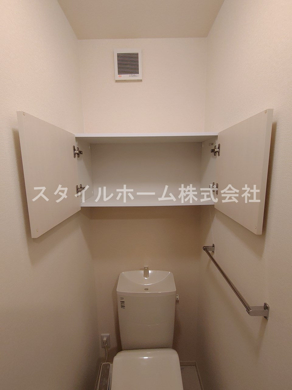 ソレーユ野路のトイレ|別部屋写真です。