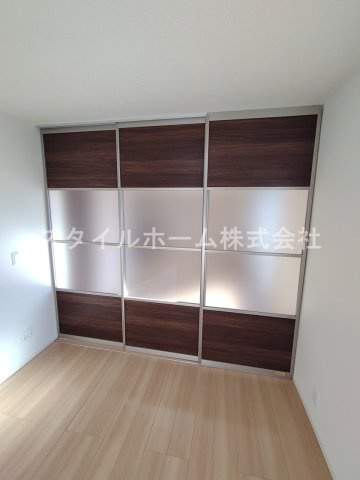 ソレーユ野路の内装|別部屋写真です。