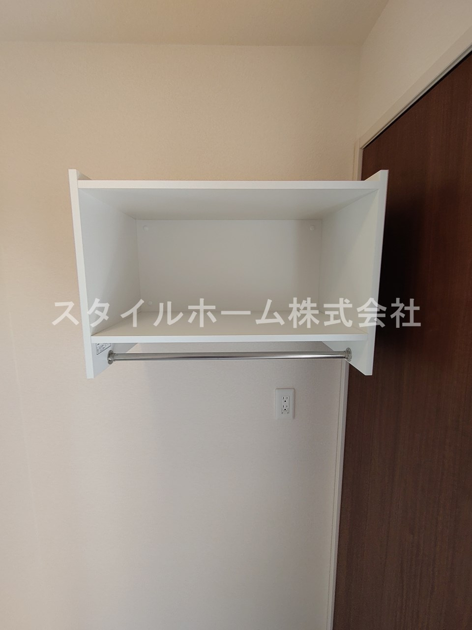 ソレーユ野路の収納|別部屋写真です。