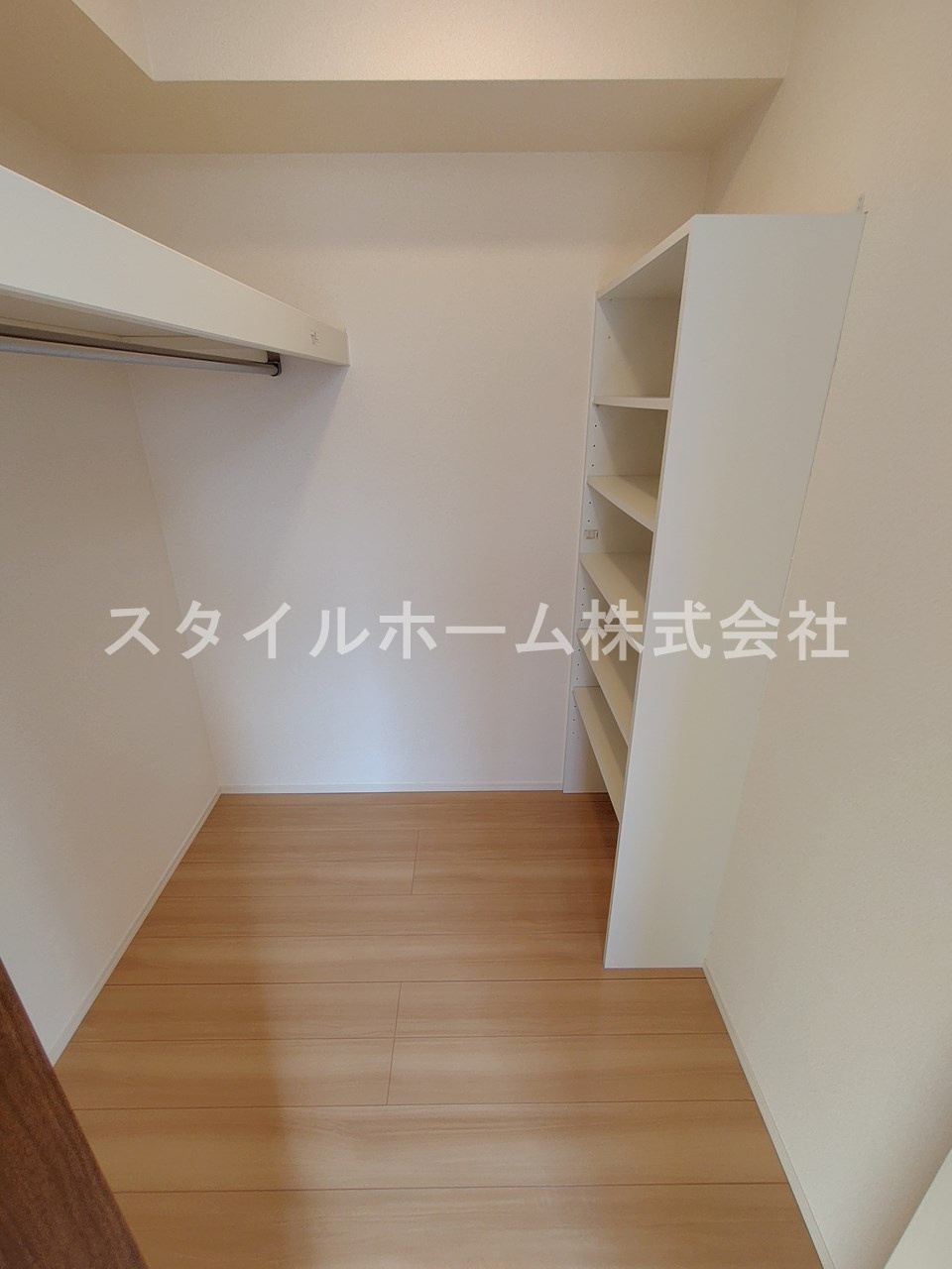 ソレーユ野路の収納|別部屋写真です。