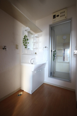 【洗面所】 | ファミールハイツこもりの | 使いやすい洗面所です