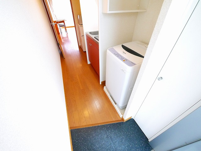 レオパレスブルーメの玄関|ゆったりとした玄関です
