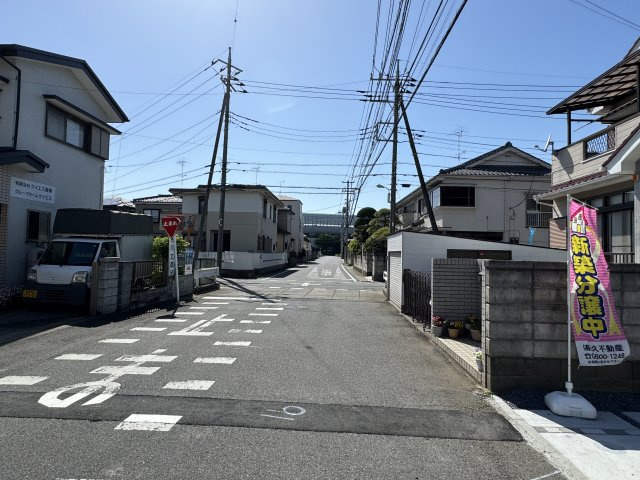 三郷市高州１丁目新築戸建【高州東小学校：9分】の前面道路含む現地写真|南側前面道路・幅員約6.8ｍ
