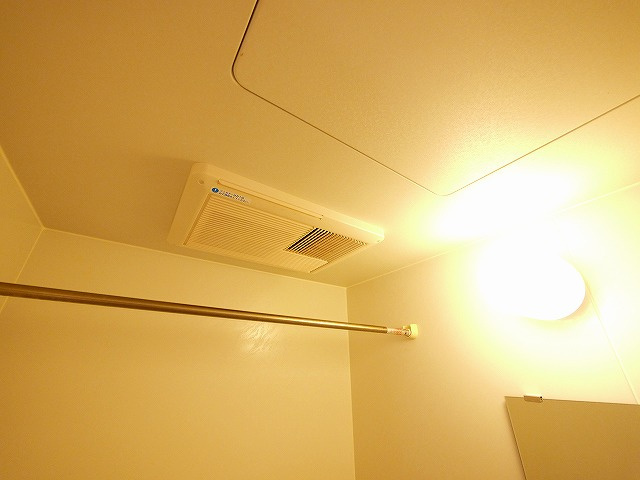 レオパレスエスペランサの浴室|コンパクトで使いやすいお風呂です