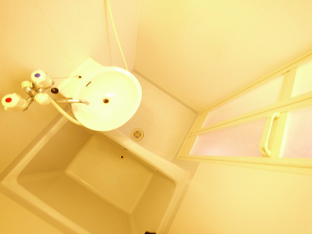 レオパレスエスペランサの浴室|日々の暮らしに欠かせないお風呂です