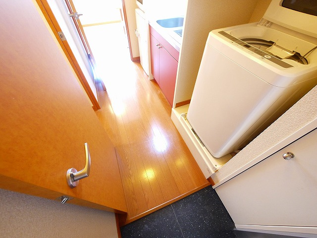 レオパレスエスペランサの玄関|収納もある玄関です