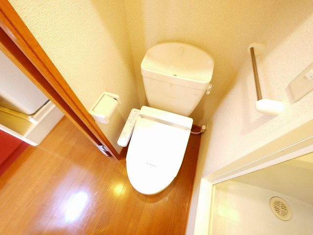 レオパレスエスペランサのトイレ|清潔感のあるトイレです