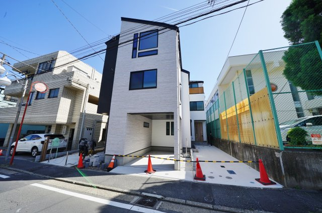 【横浜市保土ケ谷区岩崎町6-1全３棟新築戸建て3号棟】★仲介手数料無料★（岩崎小学校・岩崎中学校）の外観