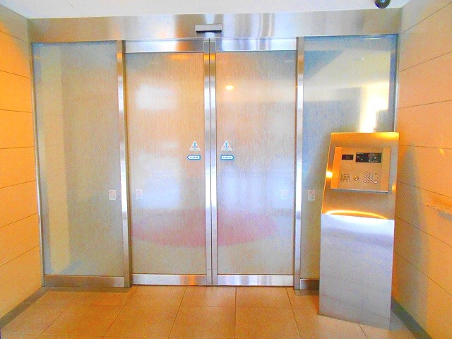 ルクレ東上野レジデンスのエントランス