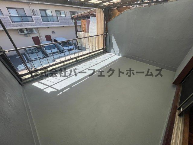 クラルテ田井西のバルコニー|外からの目が気にならないバルコニーで洗濯物が干せます
