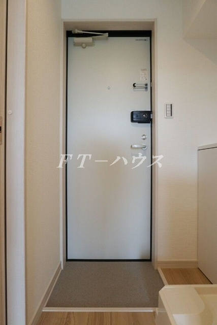 駿河台ＭＲの玄関