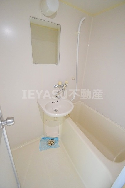 ヴェルマーレ中広の浴室|別号室の写真になります