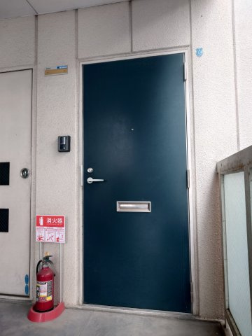 ルミエールUOZAKIの玄関|収納もある玄関です