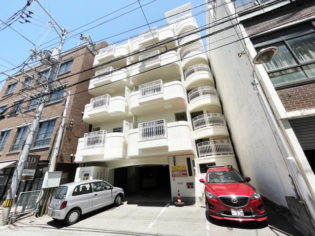 徳島市中通町２丁目の一棟マンションの外観