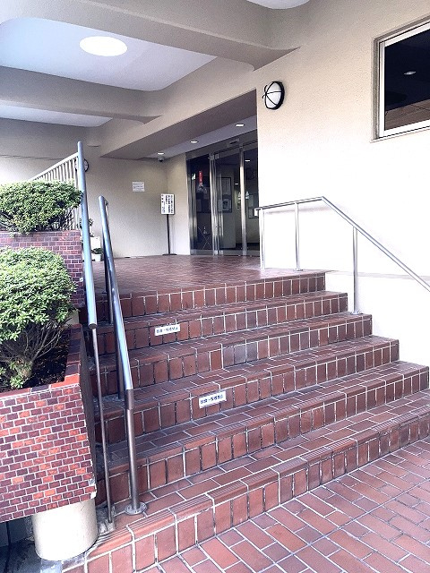 シャルマン文京千駄木のエントランス