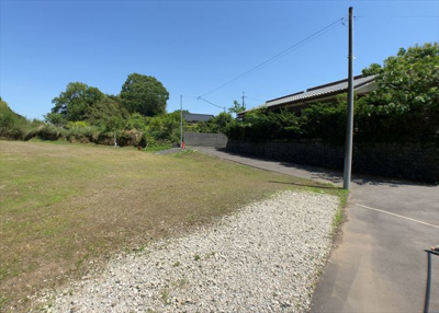 【外観】 | 上荻野売地 | 土地の面積＝住宅面積ではありません。建ぺい率の問題などで、土地のある場所によって住宅を建てられる面積は限られています。高さもしかり、「土地」という言葉の中には、建築条件も含まれると考えておきましょう。