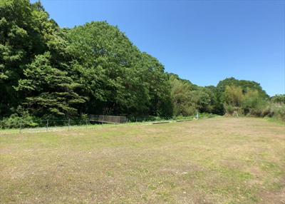 【外観】 | 上荻野売地 | 土地探しをしていると都市計画区域という言葉を目にすると思います。法律によって、都道府県知事や国土交通大臣が指定するエリアのことを指しており、都市計画区域は市街化区域と市街化調整区域に分けられています。