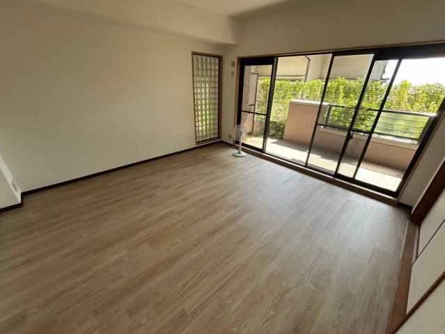 サンビルダー城ノ下の居間・リビング