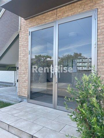 ラビアン・ローゼの駐車場