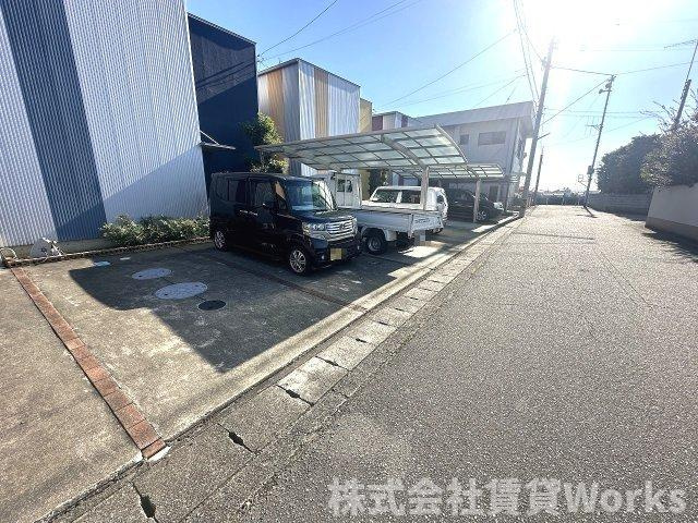 ユニキューブ北島中村Ⅱの駐車場|駐車スペースもあります