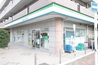 ファミリーマート是政五丁目店まで100ｍ