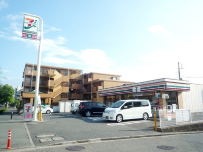 セブン-イレブン 横浜緑園１丁目店まで270ｍ