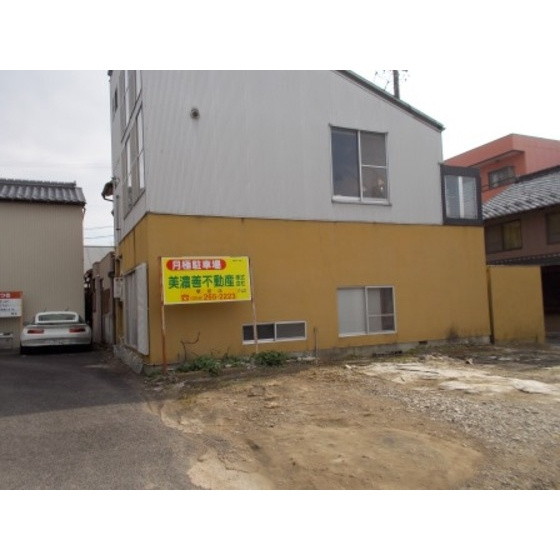 岐阜市加納東広江町の駐車場の外観