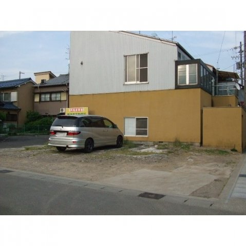 岐阜市加納東広江町の駐車場