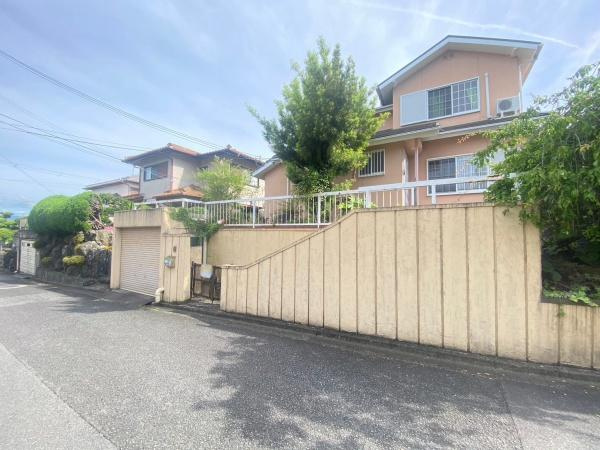 貴志川町長山　中古戸建の前面道路含む現地写真