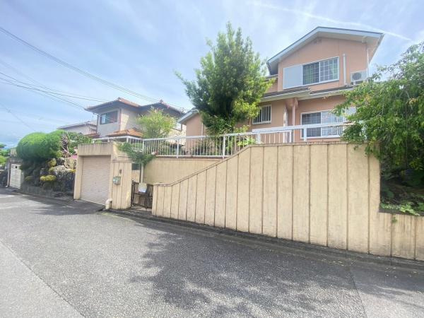 貴志川町長山　中古戸建の前面道路含む現地写真