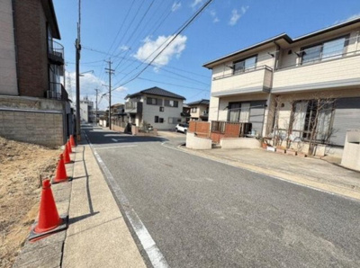 【前面道路含む現地写真】 | MIRASUMO名東区上社4223②全2棟＜新築一戸建て仲介手数料無料＞ | 前面道路含む現地写真です