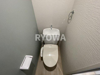 【トイレ】 | すけがわコーポ | 掲載の写真は退去前の写真となります。