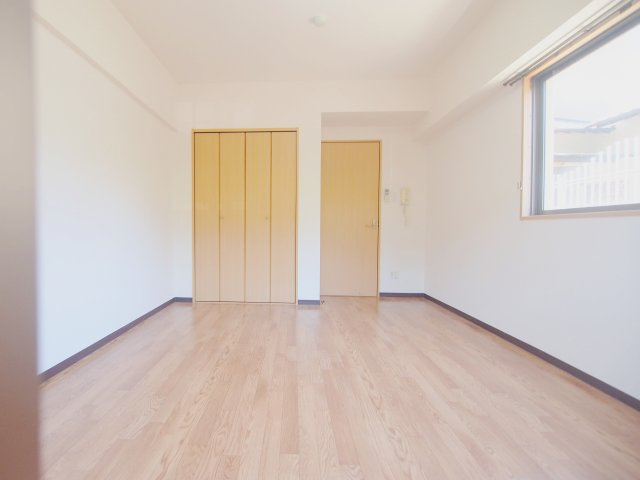 リベラーレ吉川の居間・リビング