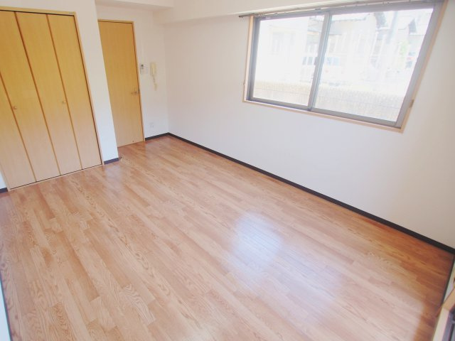 リベラーレ吉川の居間・リビング