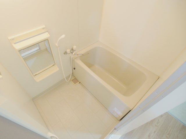 リベラーレ吉川の浴室