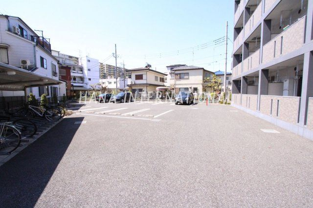 ベルソレイユの駐車場