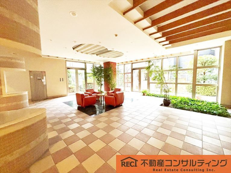 ワコーレ灘ハウイッシュのエントランス