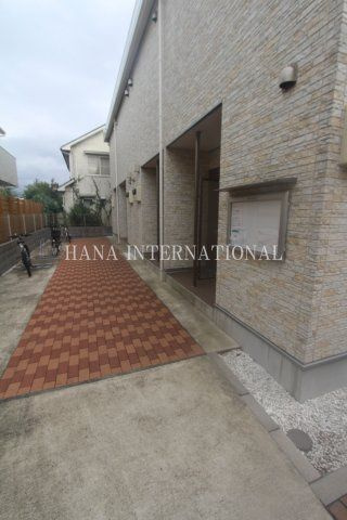 リブリ・ガーデン国立の玄関