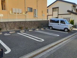 【駐車場】