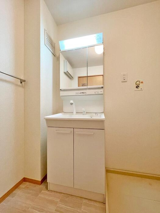 シャトルの独立洗面台