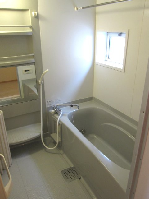 シャトルの浴室