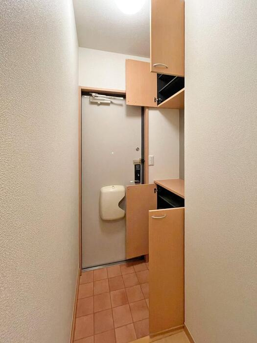 シャトルの玄関