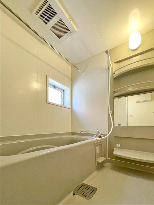 シャトルの浴室