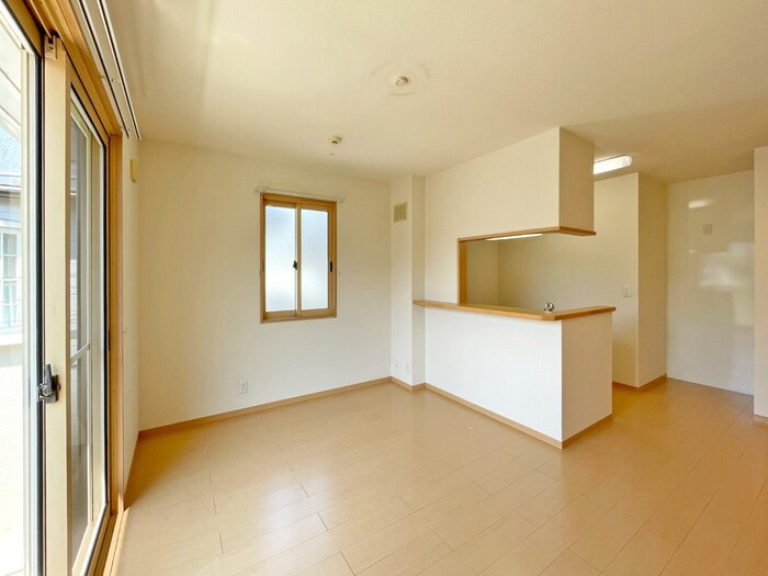 シャトルの居間・リビング