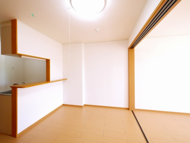 フローレンス　四条大路の居間・リビング|ゆったりとした居間です